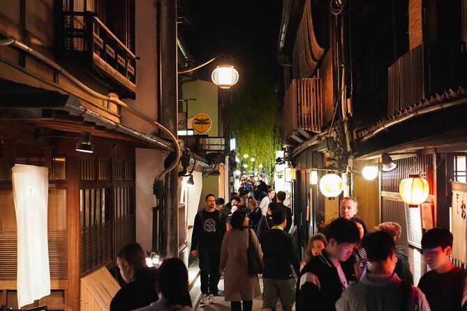 1-Day Kyoto and Nara Highlights Day Trip with a Private Car - Stop 1: Fushimi Inari-taisha and the torii effect