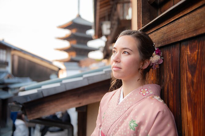 A Privately Guided Photoshoot in Beautiful Kyoto by a Pro - Gion streets and small shrines: the Kyoto look everyone wants