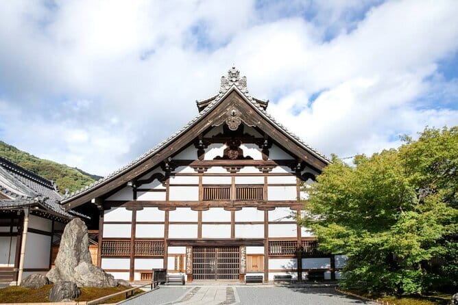 Arashiyama Bamboo & "Must See" Gardens with an Amazing Guide - Tenryu-ji Temple: Zen Gardens That Make Sense