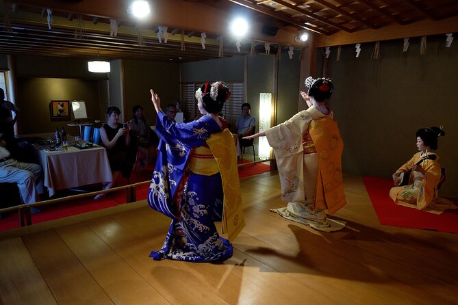 Authentic Maiko Experience＆Kyoto Dinner (Free drink) at Noh Stage - Getting Seated on the Noh Stage: Photo Rules and the Tabï Moment