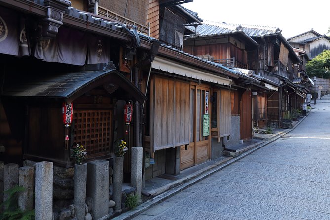 Carefree Private Exploration of Fushimi Inari, Gion, Kiyomizudera, and More - Yasaka Pagoda: the landmark you can always orient by