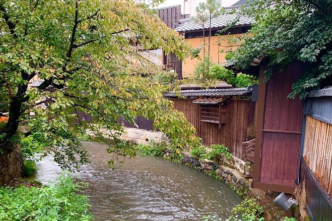 Carefree Private Exploration of Fushimi Inari, Gion, Kiyomizudera, and More - Sannenzaka and Ninenzaka toward Kiyomizudera