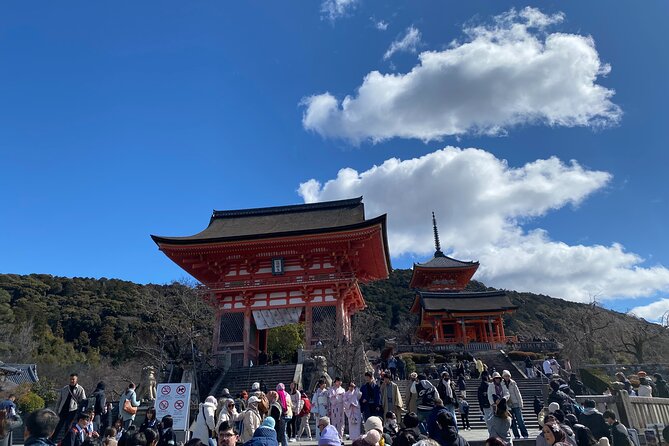 Discover the Secrets of Fushimi Inari and Gion with a Local Guide - Yasaka Shrine: a 1,350+ year Shinto landmark