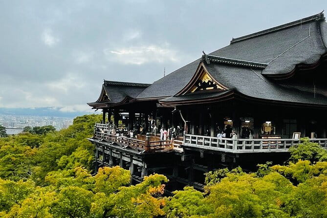 Full-Day Kyoto Group Tour with an Expert Local Guide - Stop 5: Yasaka Shrine—red gates and festival significance