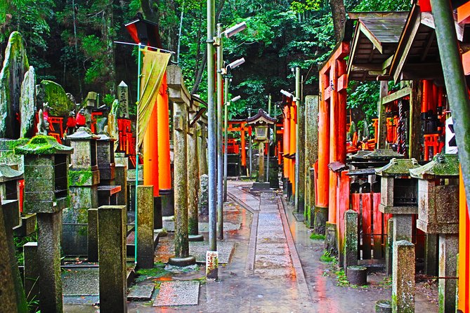 Fushimi Inari Shrine: Explore the 1,000 Torii Gates on an audio walking tour - The Senbon Torii walk: your pace through the 1,000 gates