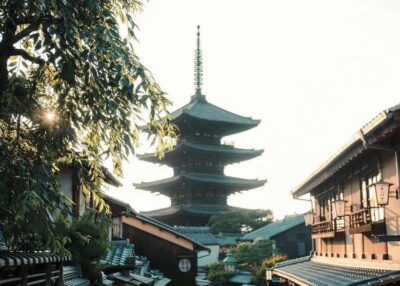 Geisha at Dusk: A Stroll Through Old Kyoto - Donguri-bashi Park: your meeting point and photo start