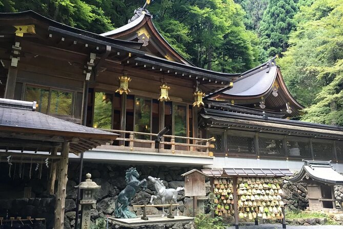 Hike and explore the Kurama and Kibune ancient Paths - Kifune Shrine and the red lantern staircase: water magic at the end