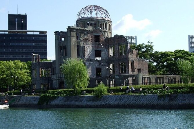 Hiroshima and Miyajima 1 Day Tour for who own the JR Pass only - Miyajima first: Itsukushima Shrine and the torii-at-tide moment