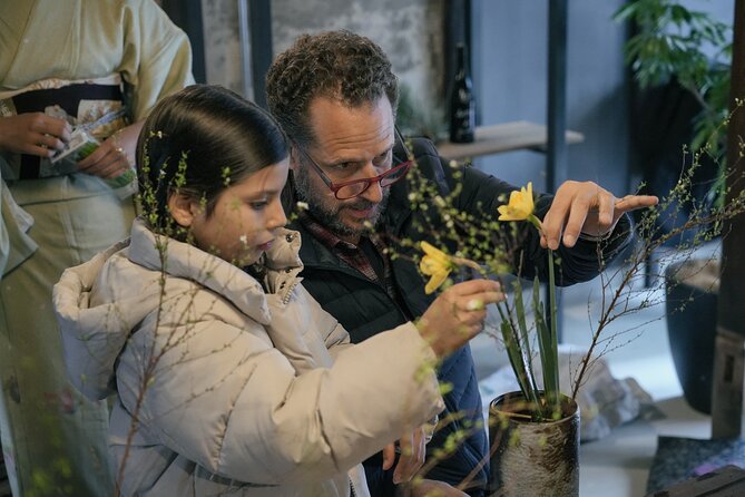 Ikebana Traditional Japanese Art of Flower Arranging - The Mindfulness Part: Wabi-Sabi Aesthetics You Can Feel in Your Hands