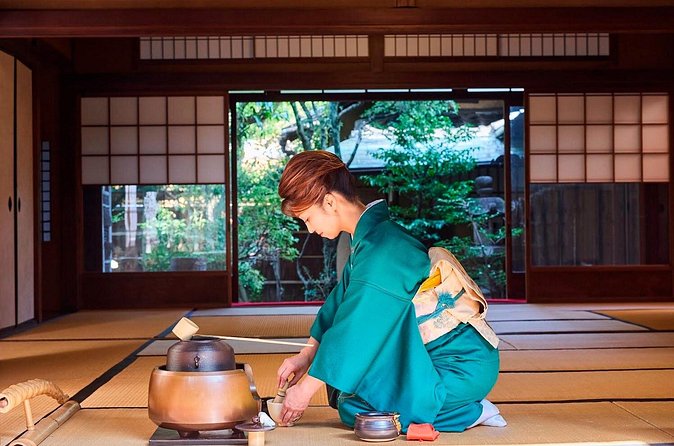 Kimono Tea Ceremony at Kyoto Maikoya, Karasuma Shijo - Group Size, Seating, and Photo Rules You Should Plan Around