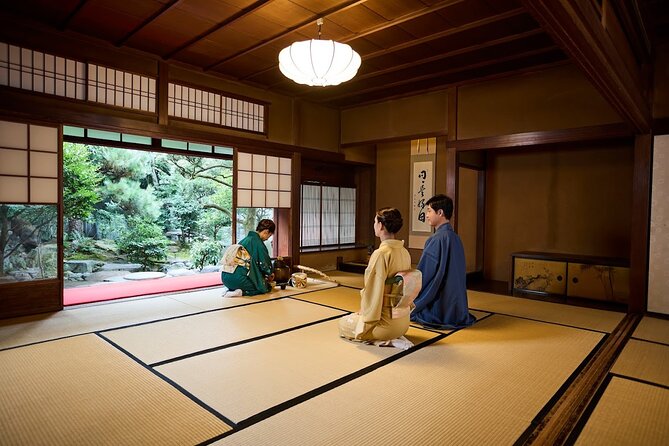Kimono Tea Ceremony at Kyoto Maikoya, Karasuma Shijo - The Kimono Dressing Room: Hair, Shoes, and Picking Your Look