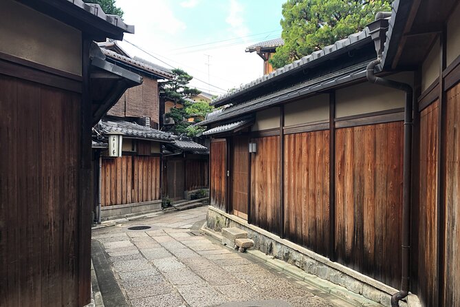 Kiyomizu Temple and Backstreets of Gion, Half Day Group Tour - Sannenzaka and Ninenzaka: Steep Historic Lanes, Done the Easy Way