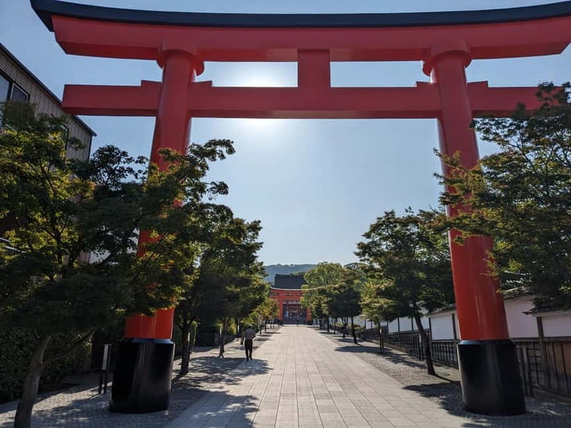 Kyoto: 1.5-Hour Guided Tour of Fushimi Inari Shrine - Price and value: is $32 worth 90 minutes?