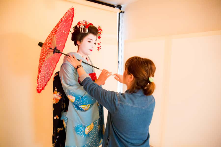 Kyoto: 2-Hour Maiko Makeover and Photo Studio Shoot - Who should book the maiko makeover (and who should skip)