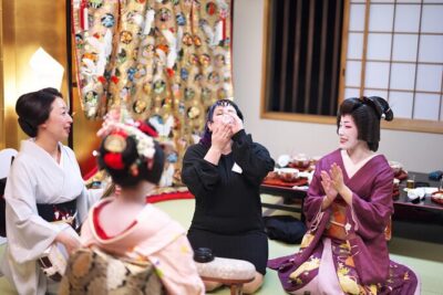 Kyoto 4 hr Gion Private Guided Tour & Maiko or Geisha Dinner - Gion Hayakawa Kaiseki Dinner: What Two Hours Feels Like at the Table