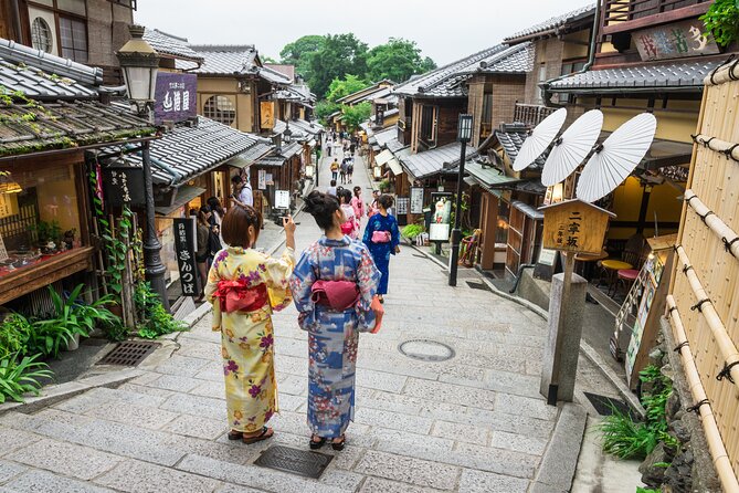 Kyoto 6hr Private Guided Tour & Kimono Experience - How the kimono + guided stops format saves your Kyoto time