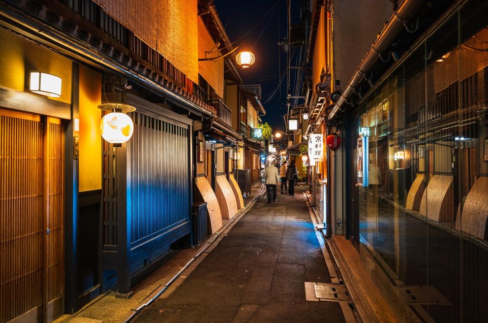 Kyoto : Bar Hopping Tour in Pontocho Alley at Night - Drinks and Dishes: How the Included Menu Creates Real Value