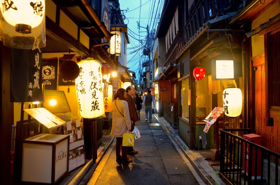 Kyoto: Casual Pontocho Evening Food Tour - Vegetarian-friendly with a caution for vegan and gluten-free eaters
