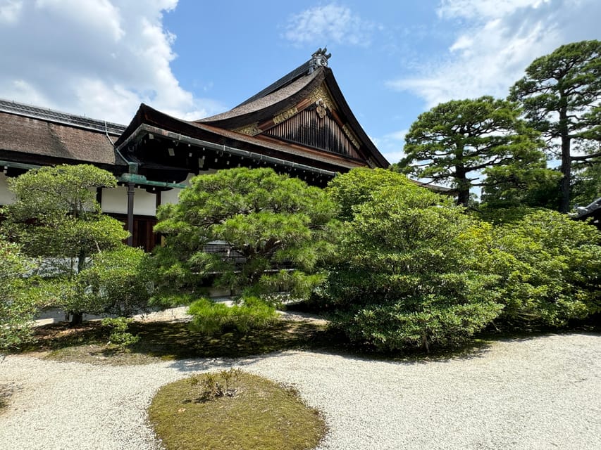 Kyoto: Discover Every Bit of Kyoto Imperial Palace - Key things to look for on this Kyoto Imperial Palace visit
