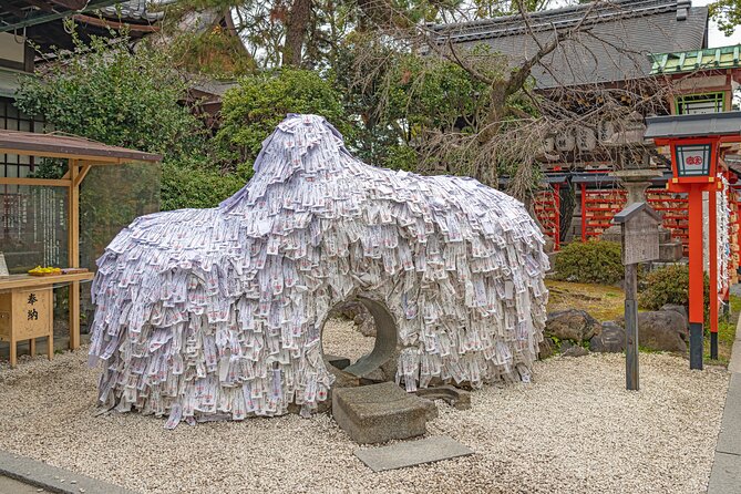Kyoto Early Bird English Tour: Gion & Higashiyama(Private opt) - Stop 2: Hanamikoji Street and the small thrill of spotting geisha or maiko