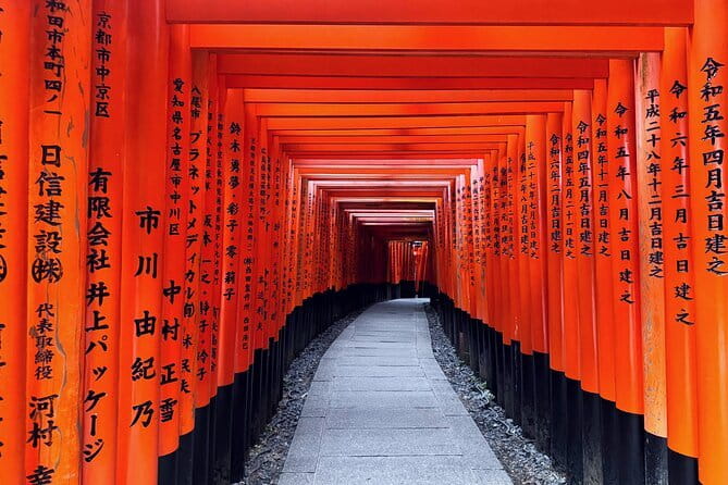 Kyoto Early Bird Tour: Fushimi Inari, Arashiyama Bamboo & Monkeys - Meeting Kyoto’s icons at Fushimi Inari’s red gates