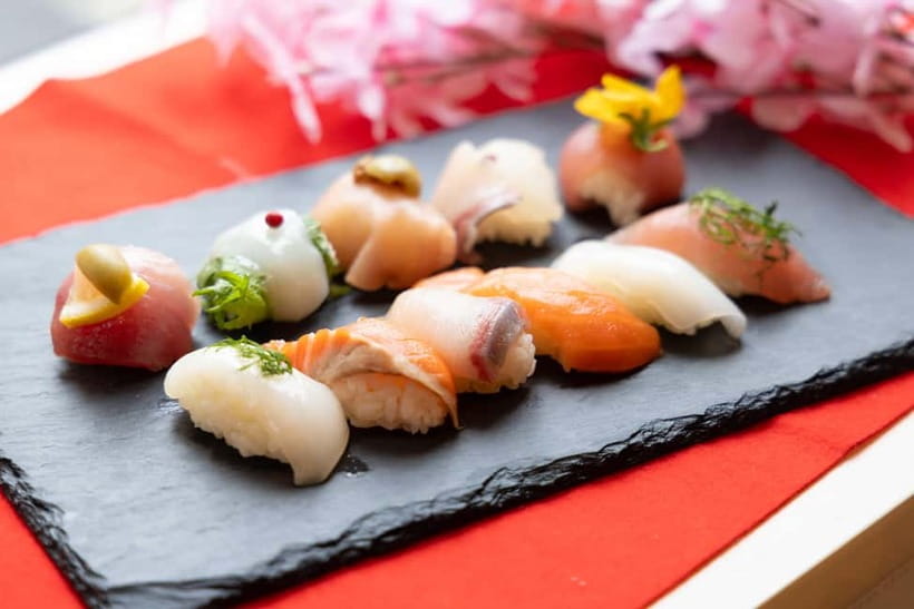 Kyoto: Enjoy Sushi & Market Tour! Best for Family & Couple! - Nishiki Market: Seeing Fish Cutting Before You Cook