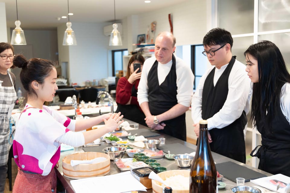 Kyoto: Enjoy Sushi & Market Tour! Best for Family & Couple! - The Hands-On Part: How the Class Keeps You Engaged