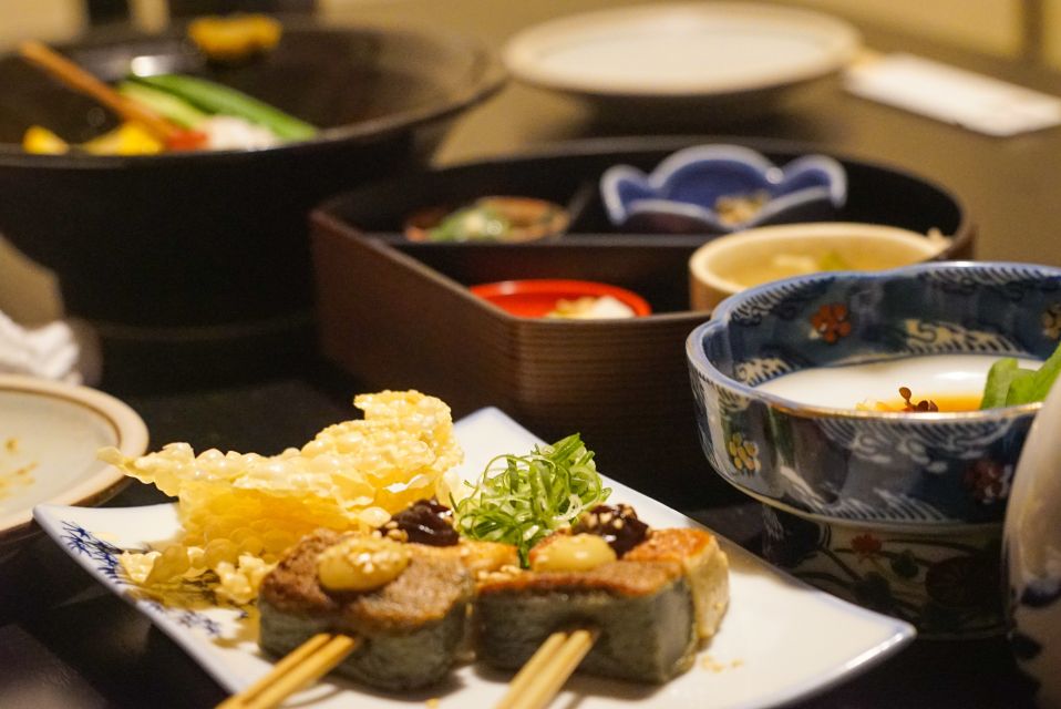 Kyoto: Foodie Night Tour in Gion with 9 dishes + 6 Sake - Pontocho Alley Dinners: Eating Your Way Down a Narrow Street