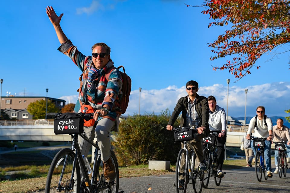 Kyoto: Full Day Bike Tour - Toji and Nishi Hongan-ji: the day’s temple foundation