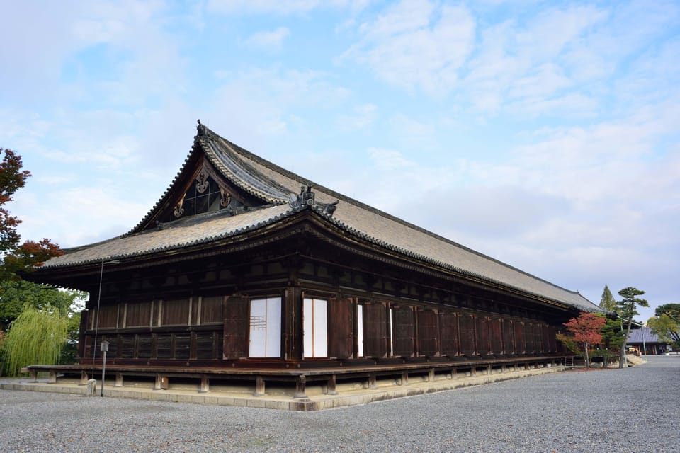 Kyoto: Fushimi Inari, Kinkakuji, Bamboo Grove 1 Day Bus Tour - Fushimi Inari Taisha: how to enjoy the torii tunnel without rushing
