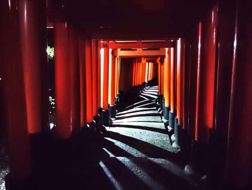 Kyoto: Fushimi Inari Taisha Night Tour with Guide - Kyoto’s torii gates are a whole different experience at night