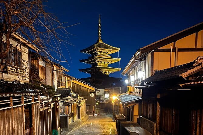 Kyoto Gion Early Morning Walking Tour - Stop 2: Hanamikoji Street and the geisha-district atmosphere