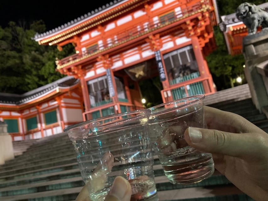 Kyoto: Gion Evening Walk with Hidden Gems, Geisha & Sake - Hanamikoji Street: the classic Gion look, in calmer light