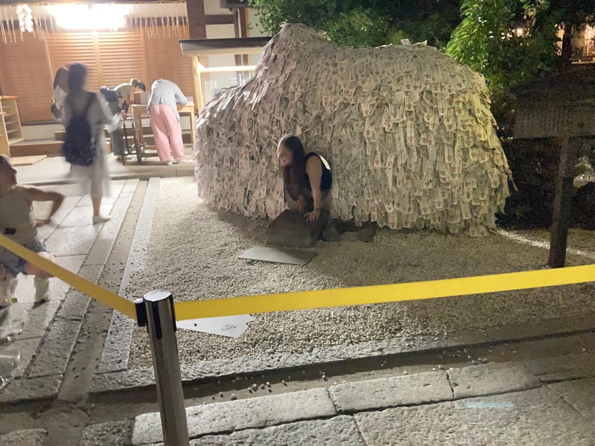 Kyoto: Gion Evening Walk with Hidden Gems, Geisha & Sake - Yasui Kompira-gū Shrine and the power stone idea