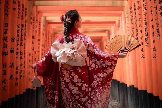 Kyoto Gion, Fushimi Inari, Arashiyama private Photoshoot - Kimono vs your own clothes: what the guide helps with