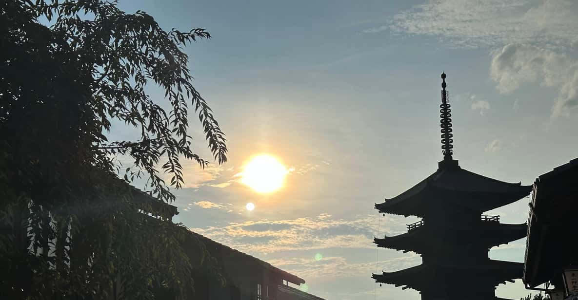 Kyoto: Gion & Geisha district evening tour - Why an evening walk works for geisha districts in Kyoto