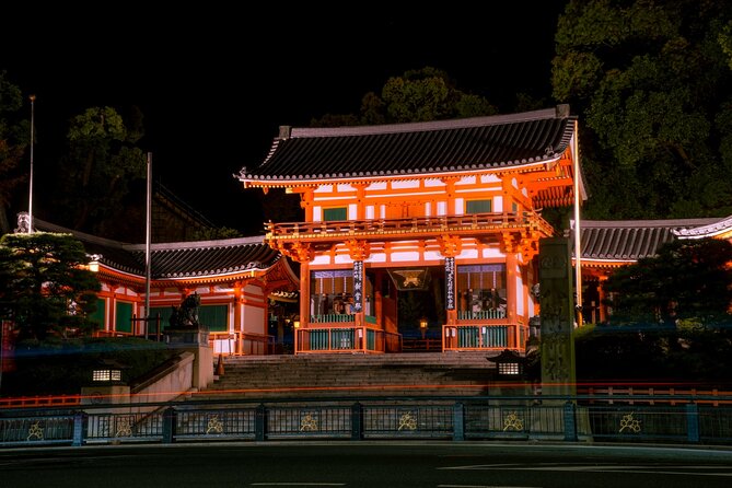 Kyoto: Gion Geisha District & Sake-in-Hand Walking Tour - Stop 3: Yasui-Konpiragu Shrine, relationships in Shinto form