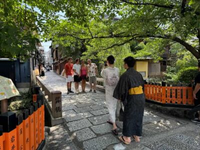 Kyoto: Gion Highlights & Hidden Treasures Guided Tour - Gion Shirakawa and Hanamikoji: the streets where Kyoto still breathes