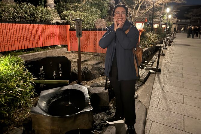 Kyoto Gion Night Tour: Discover Geisha District and Hidden Gems - Yasaka Pagoda (Hokanji): The Nail-Less Wooden Scale