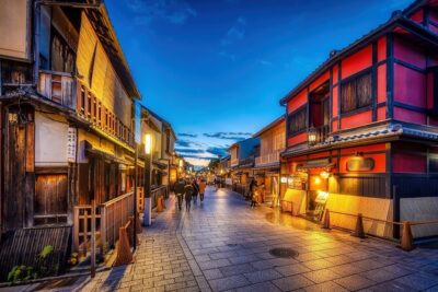 Kyoto Gion Night Walk & Geisha District Guided Tour - Price and Logistics: where you start and where you actually end