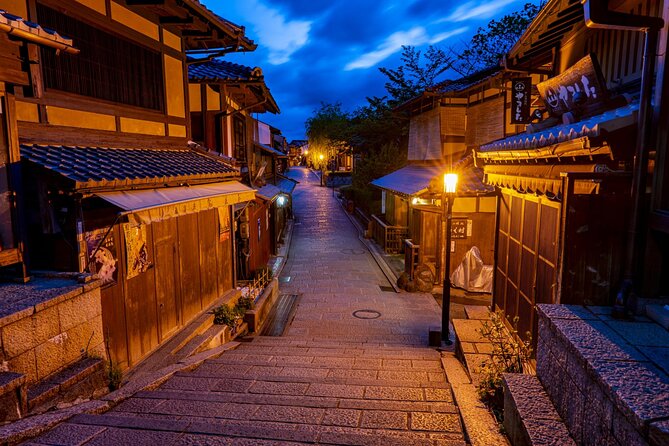 Kyoto: Gion Night Walking Tour with Geisha Insight - Walking the lantern-lit heart of Gion at night