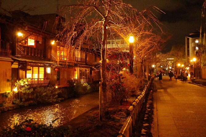 Kyoto: Gion Night Walking Tour with Geisha Insight - Stop 2: Shijo-Kawaramachi and the backstreets locals actually use