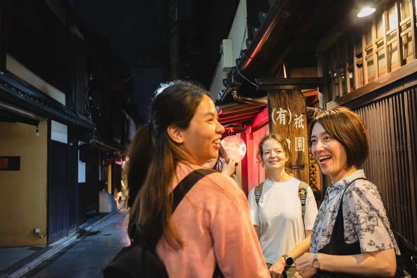 Kyoto: Gion World of the Geisha Guided Walking Tour - Why this Gion walking tour works better than DIY