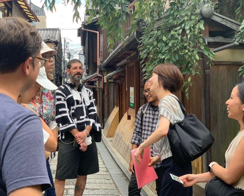 Kyoto: Gion World of the Geisha Guided Walking Tour - Walking Gion: two geisha districts and the stories that connect them