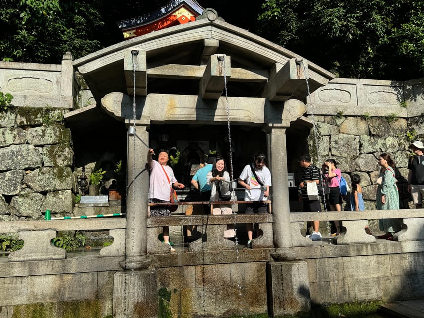 Kyoto: Guided Tour in UNESCO Site, Kiyomizu-dera - 90 Min. - Kiyomizu-dera main hall and the iconic stage: what to watch for