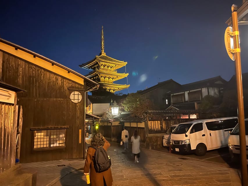 Kyoto: Half-Day Private Guided Tour to the Old Town of Gion - Yasaka Shrine in About 30 Minutes: Sacred, Old, and Scenic
