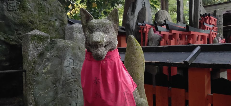 Kyoto: Historic Higashiyama Walking Tour - Sannenzaka backstreets: where shopping feels like part of the walk