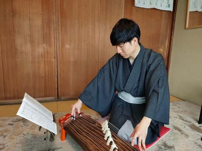 Kyoto: Japanese Koto & Shamisen Concert and Koto Class - Trying the Koto: What Beginner-Friendly Actually Means Here