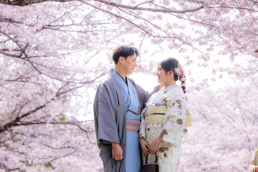 Kyoto Kimono Professional Photoshoot - Starting at Yumeyakata Gojo: Picking Your Kimono Like a Pro