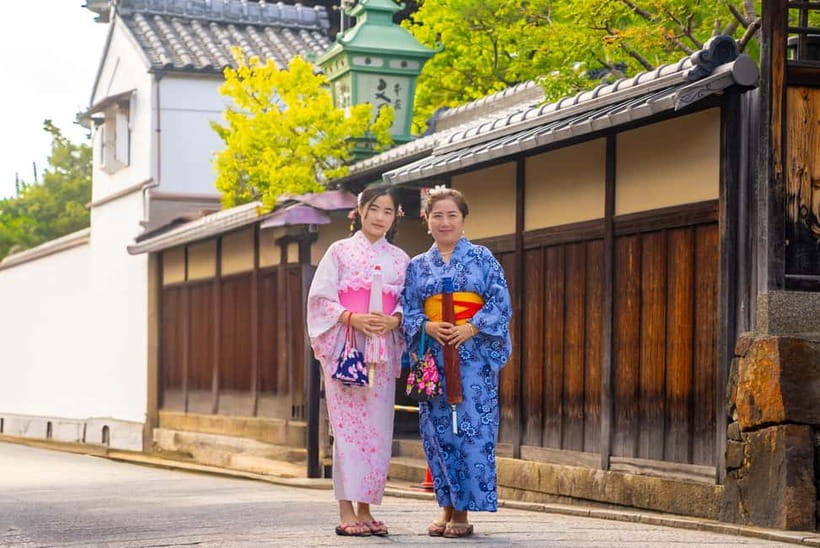 Kyoto Kimono Rental mimosa｜Kimono/Yukata Rental Family Plan - Add-ons that actually help: comfort, weather, and photo polish